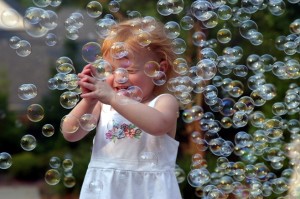 girl-with-bubbles